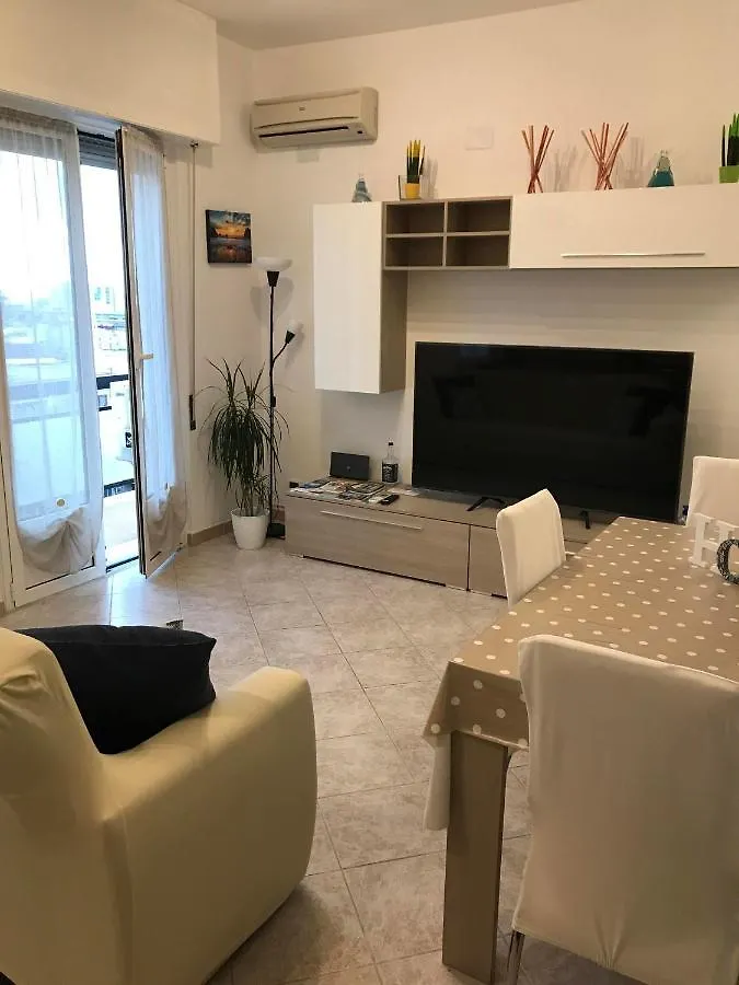 Appartamento Casa di Riccardo Savona 0*,  Italia